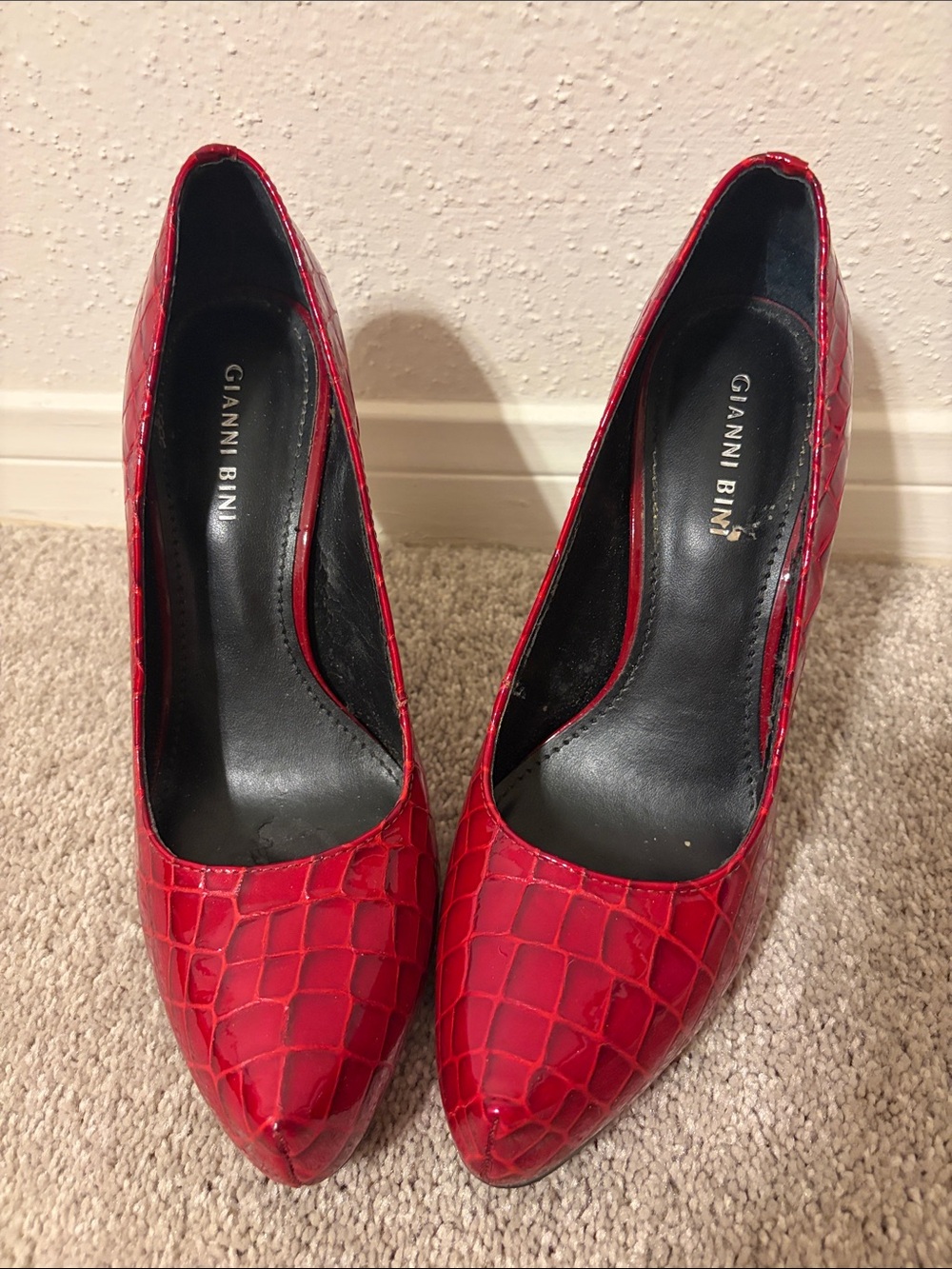 Gianni Bini Red Croc-Embossed Pointed Toe Pumps